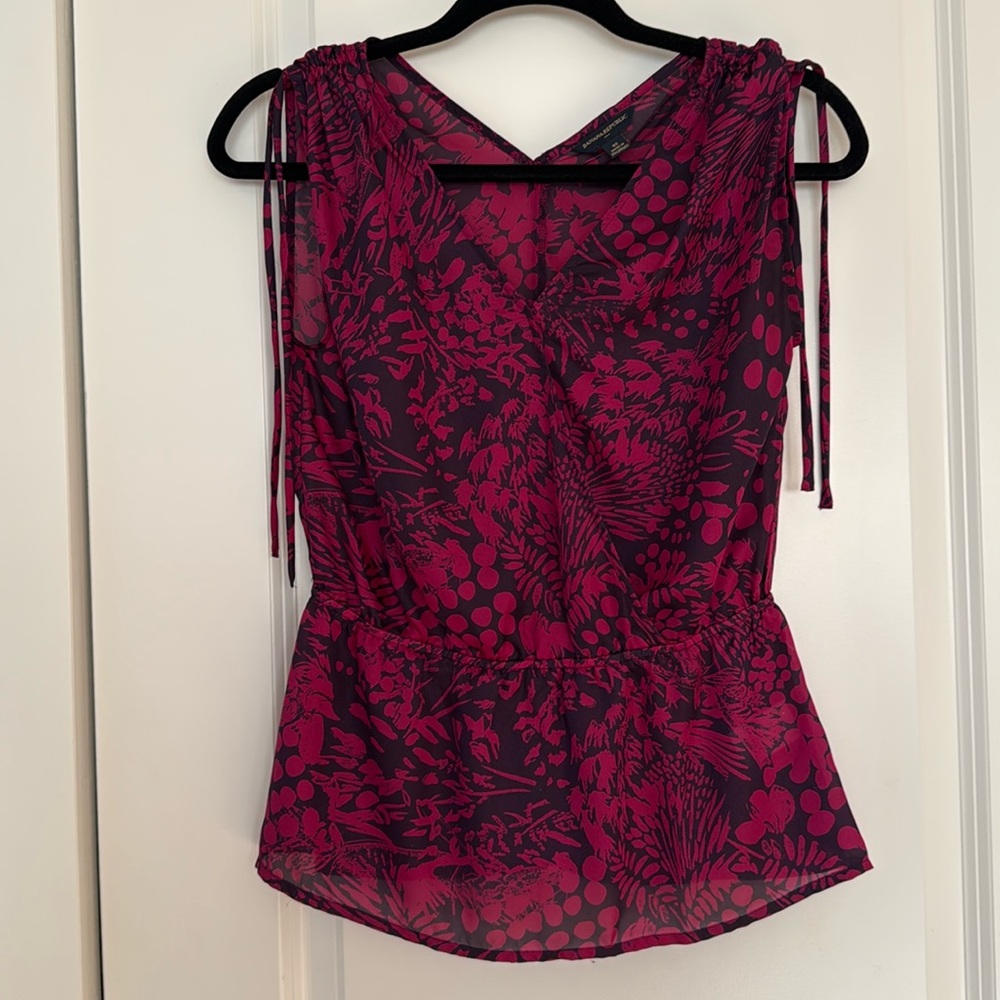 Banana Republic Sleeveless Top - XS